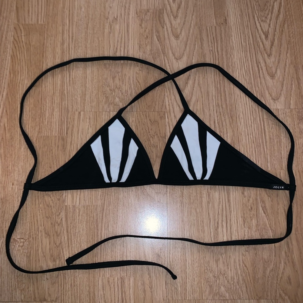 AUSTIN TRIANGLE JOLYN TOP